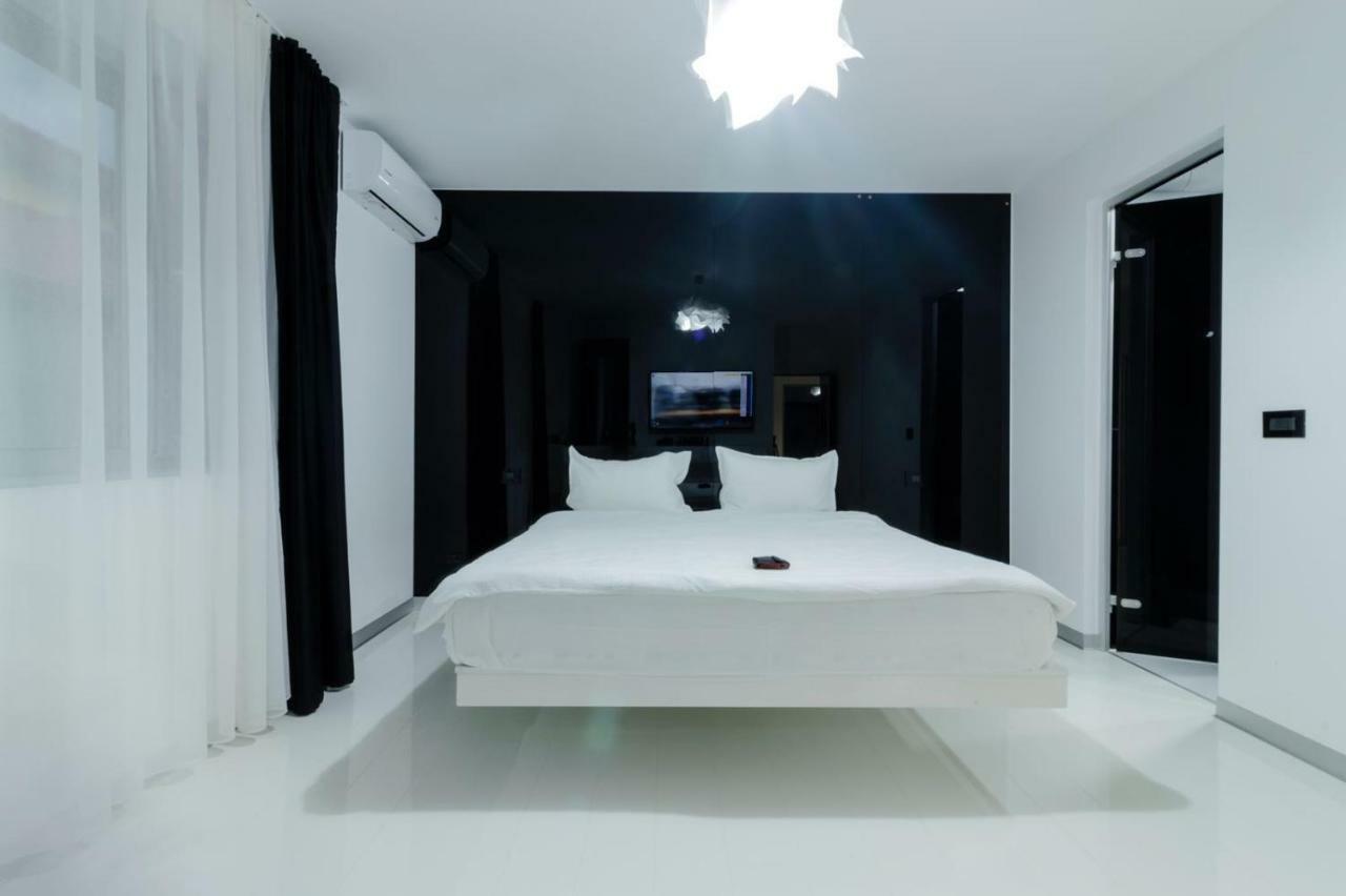 Ezra Luxury Apartments Năvodari Extérieur photo